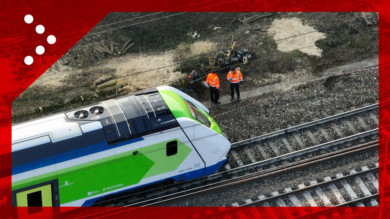 Treno urta materiale sui binari all'altezza di Trevigilio Ovest, le immagini dal drone