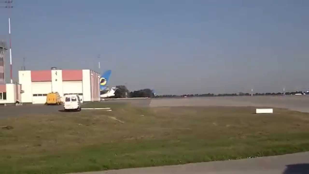 Взлёт на Boeing 737-800 ютэйр украина из Борисполя