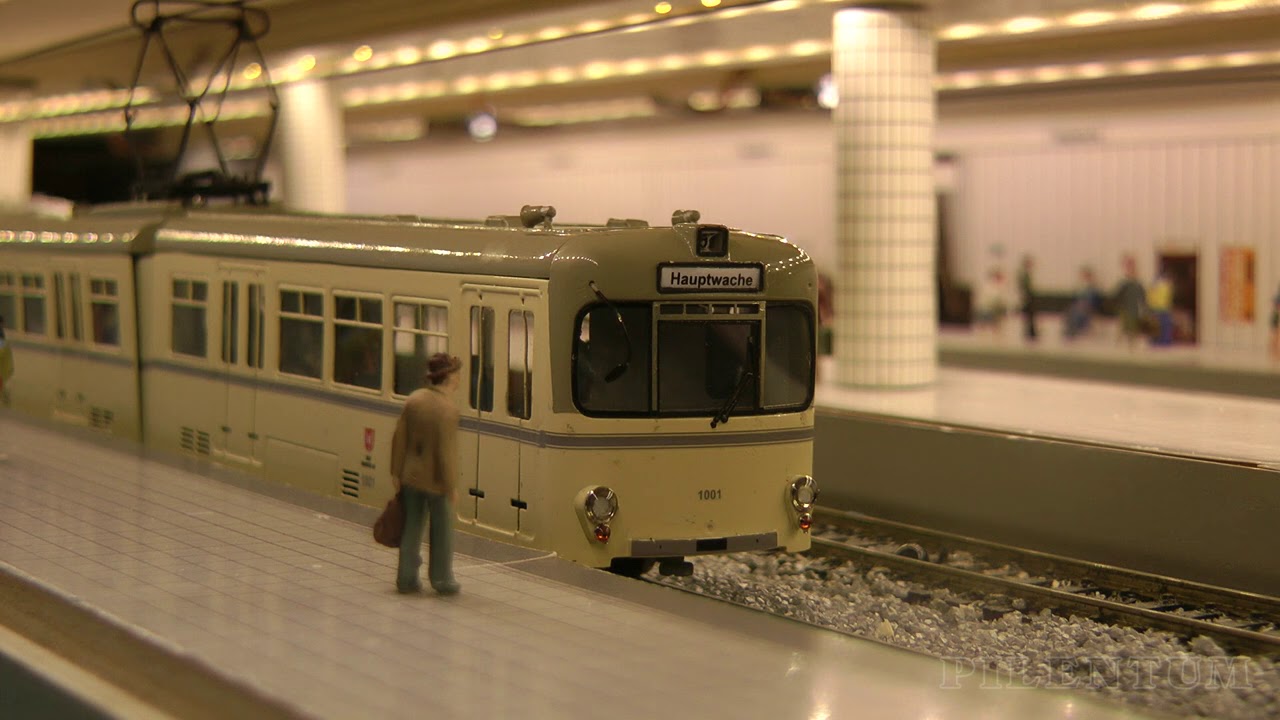 Scale Model of Metro Station with Underground, Subway and Rapid Transit Trains HO Scale - 地下鉄 鉄道模型