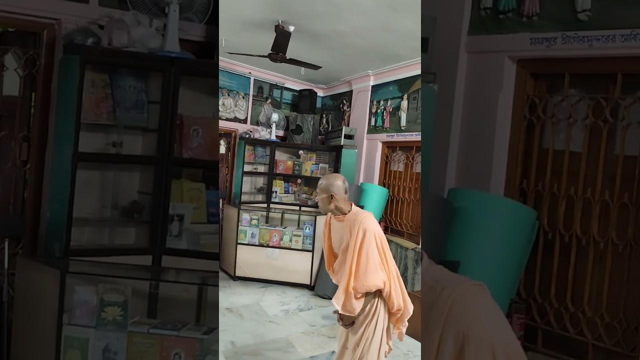শ্রীরাধাবিনোদ বিহারী মঙ্গলআরতি শঙ্খধ্বনি তুলসীপরিক্রমা হরিগুরুবৈষ্ণবের জয়ধ্বনি শ্রবণে সমস্তপাপ নষ্ট