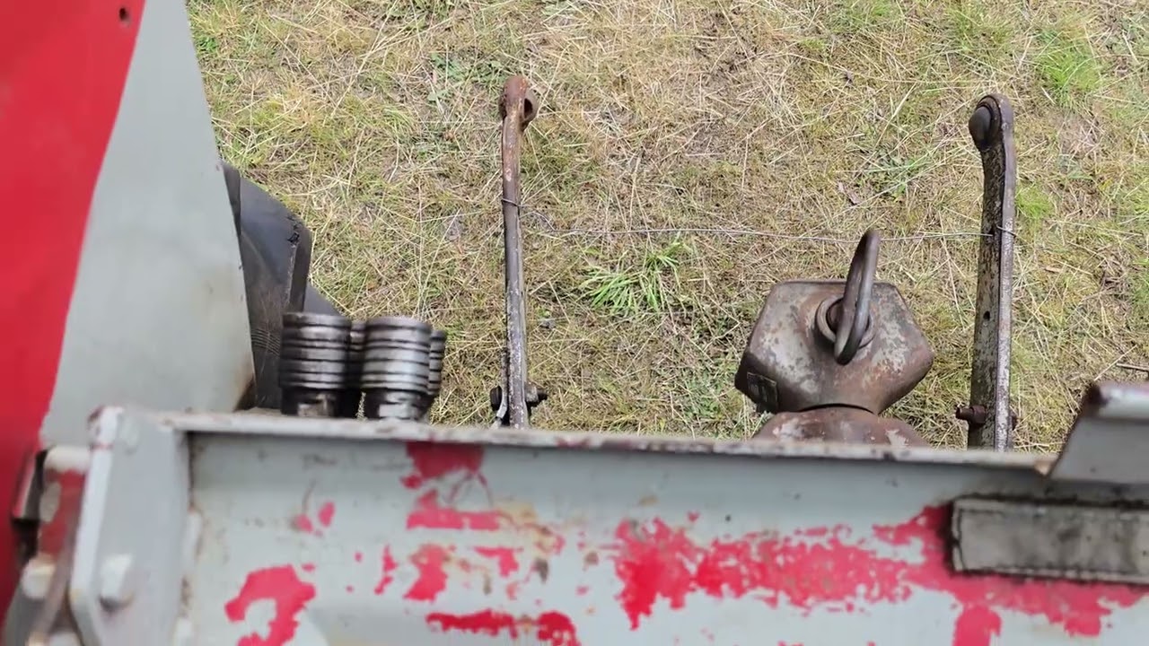 Ciągnik MASSEY-FERGUSON MF 560 (56 KM) wspomaganie 3z3 na licytacji Flotilo.pl