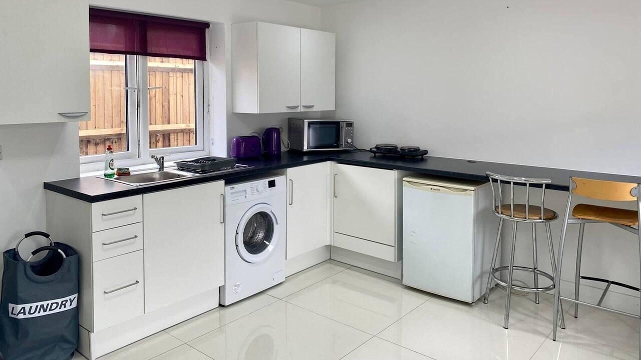 Separate One Bedroom Large Apartment in Slough, United Kingdom | Travel With Kiara