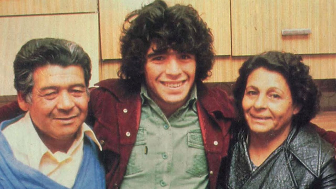 El vínculo de Maradona con sus padres