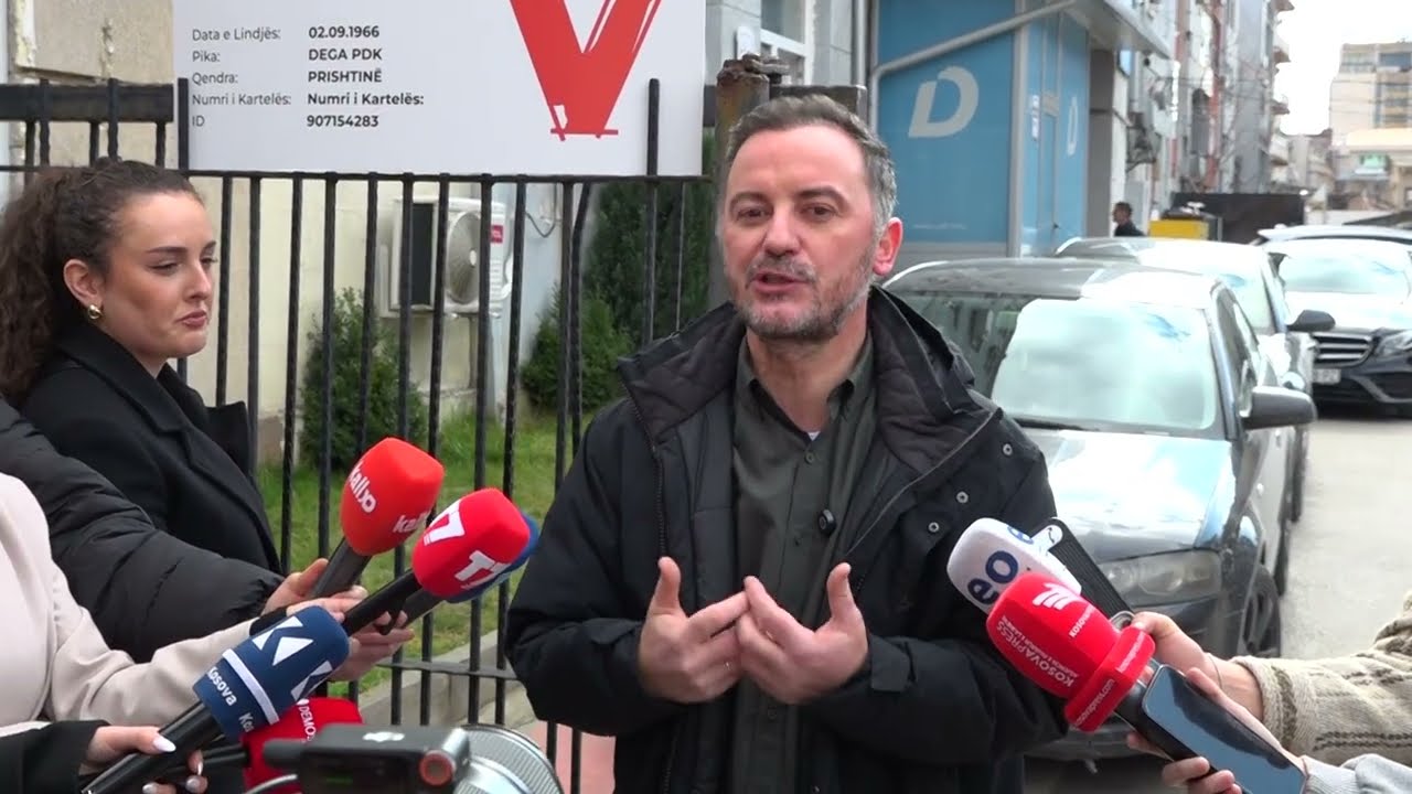 Molliqaj “shpall” Bedri Hamzën dhe Lumir Abdixhikun anëtarë nderi të VV-së