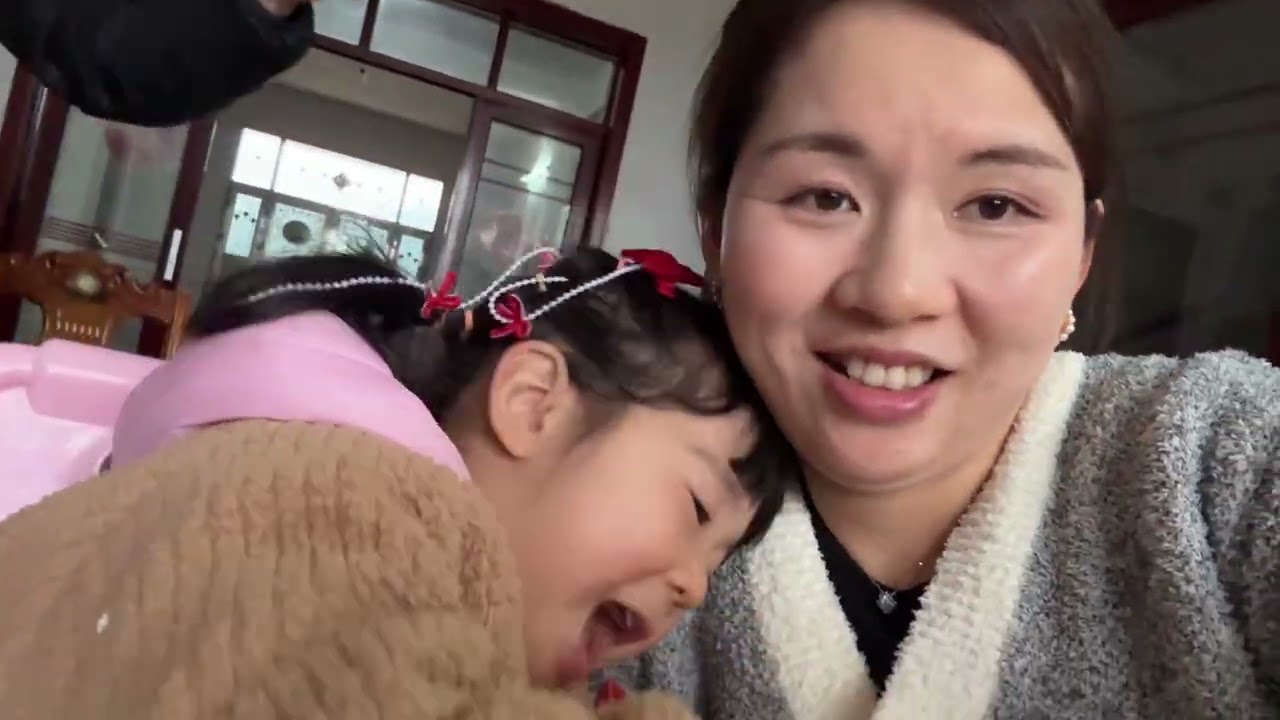 海外生活vlog/貼對聯吃年夜飯發紅包看煙火大會、中國人過年真熱鬧