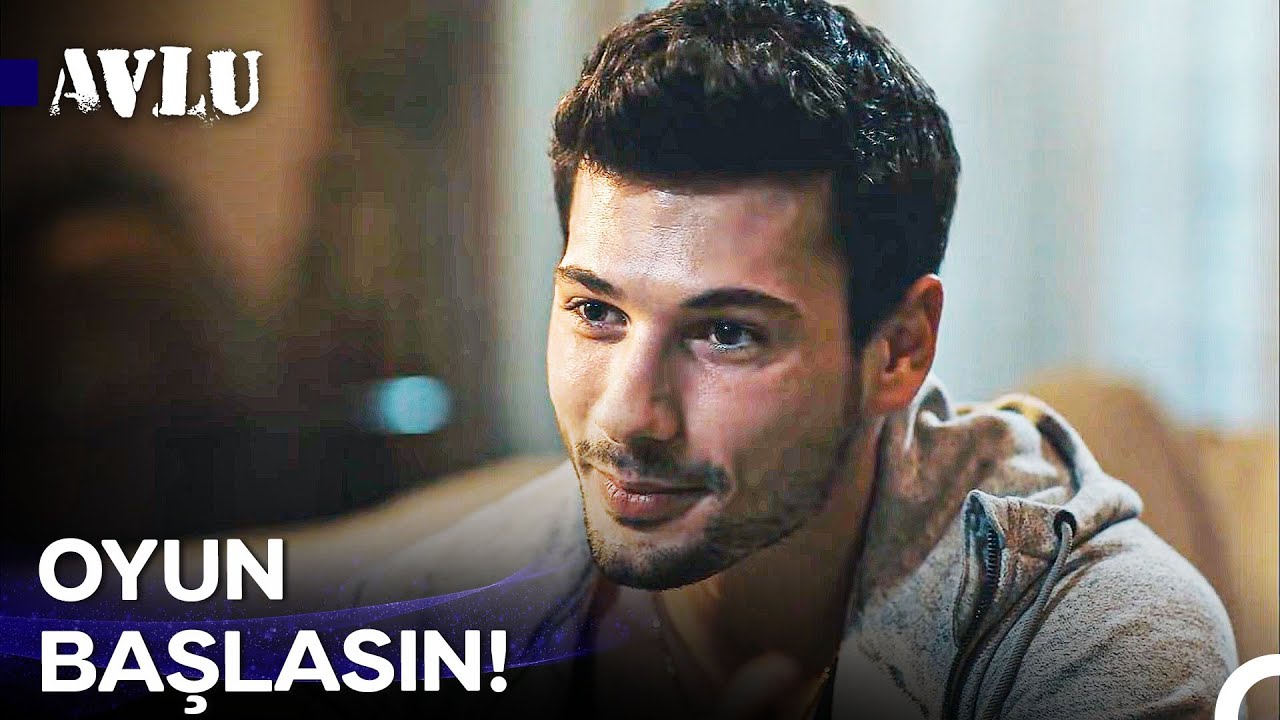 Her Şeyden Habersiz O İlk Karşılaşma... - Avlu