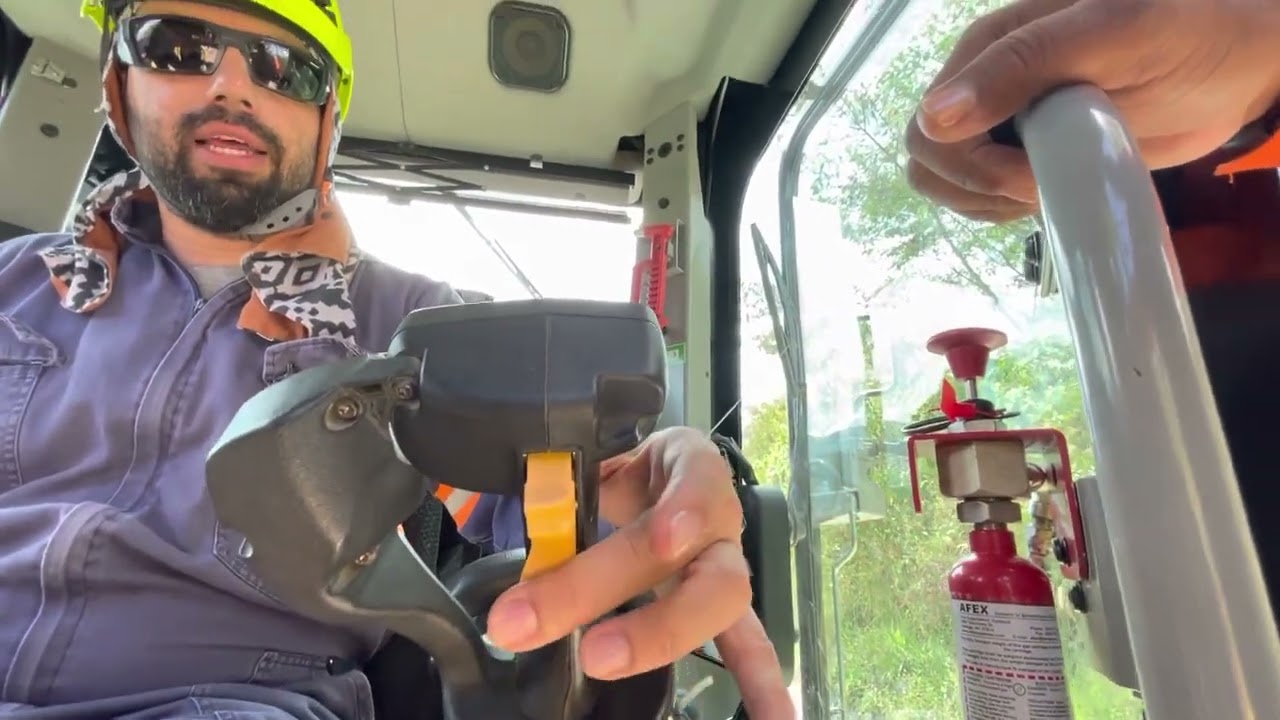 Operación de motoniveladora Cat 120M, parte 1