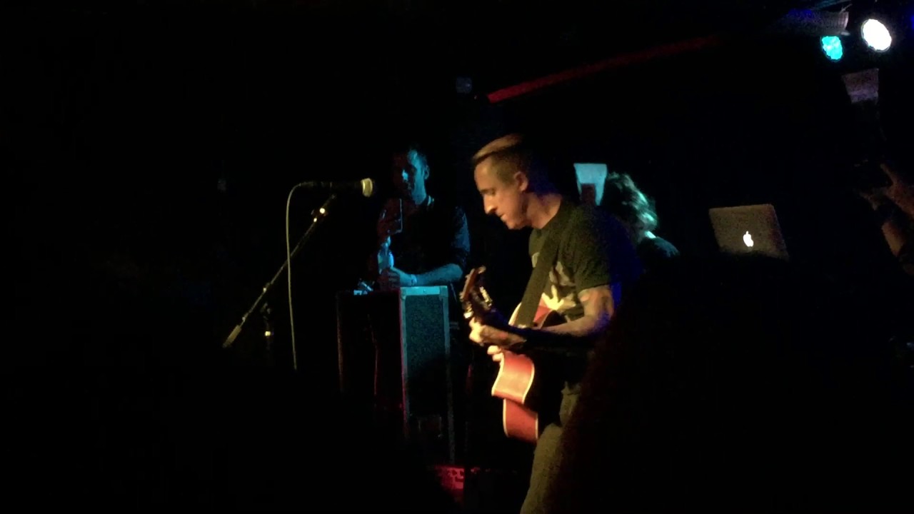 The One Where Ryan Key of Yellowcard  Does A Trubute To Chester Bennington at Emo-Nite