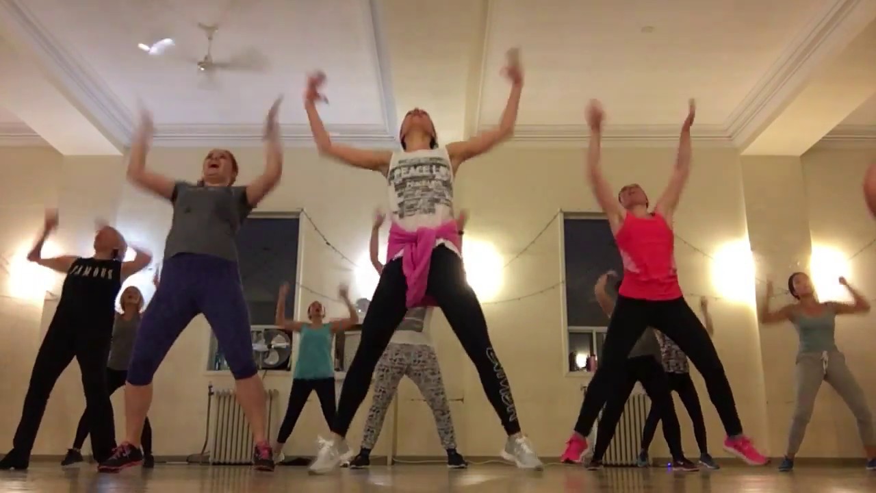 Zumba Bollywood routine to Chikni Chameli