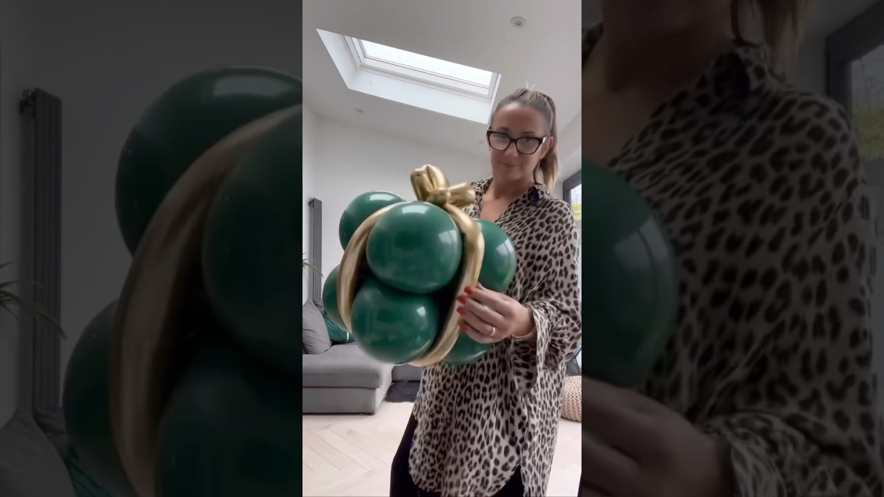 🎁🎄CHRISTMAS BALLOON GIFT🎄🎁 #christmasdecor #balloonartist #balloonstylist #balloonideas