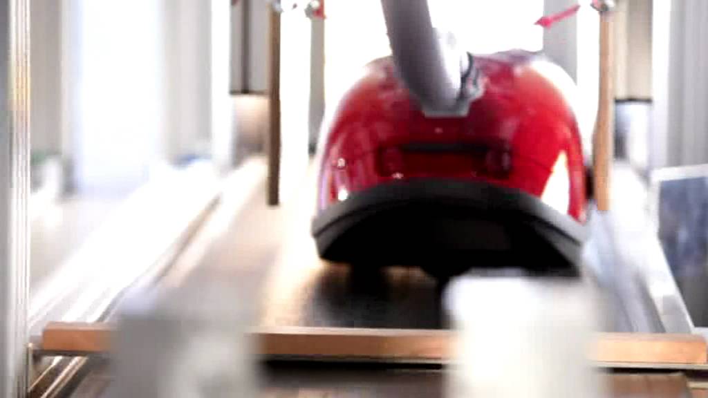 Miele Vacuums: Crash test