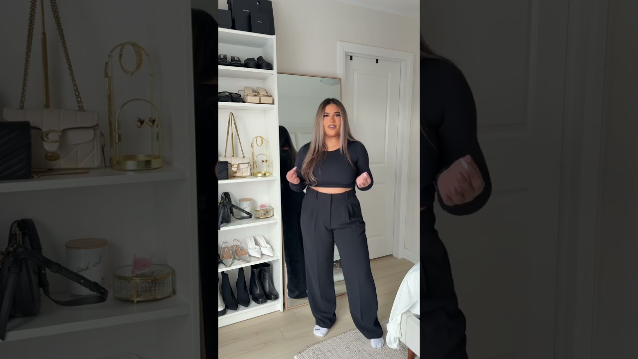 Now all they need is mirrors in the fitting rooms 🙃 #curvefit #trousers #curvybody #midsize #pants