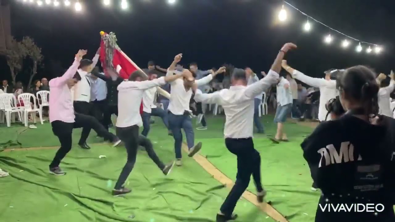 Bodrum gümüşlük gençleri ve bodrum yöresel düğünlerinden yöresel oyunlar.Düğün müzisyeni Hasan Uyav
