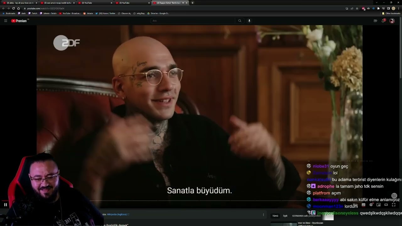 JAHREİN RAPÇİ EZHEL VİDEOSUNU İZLİYOR