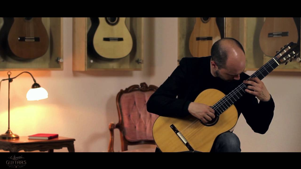 Alberto Mesirca plays Sonata K466 by Domenico Scarlatti on a 2011 Fritz Ober La Leona