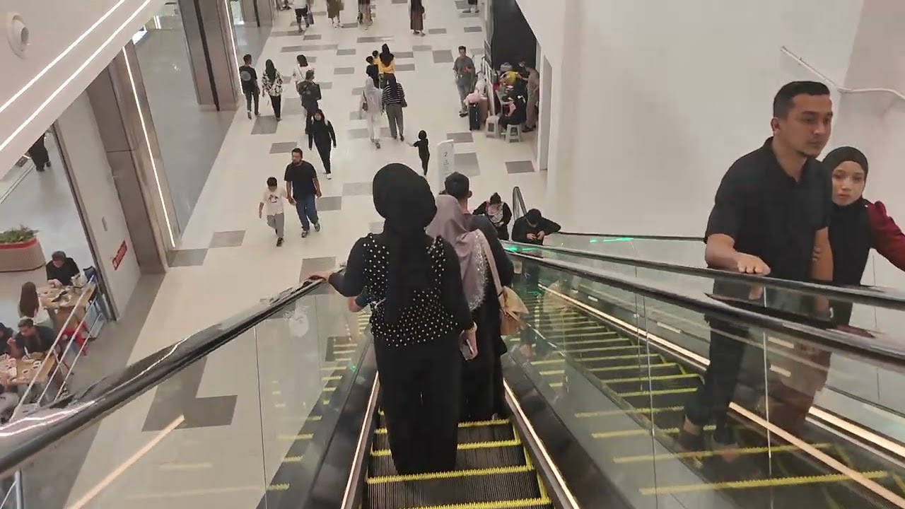 2 Hitachi escalators at Sunway Carnival Mall, Seberang Jaya, Penang, Malaysia (Serve 2 & 4)
