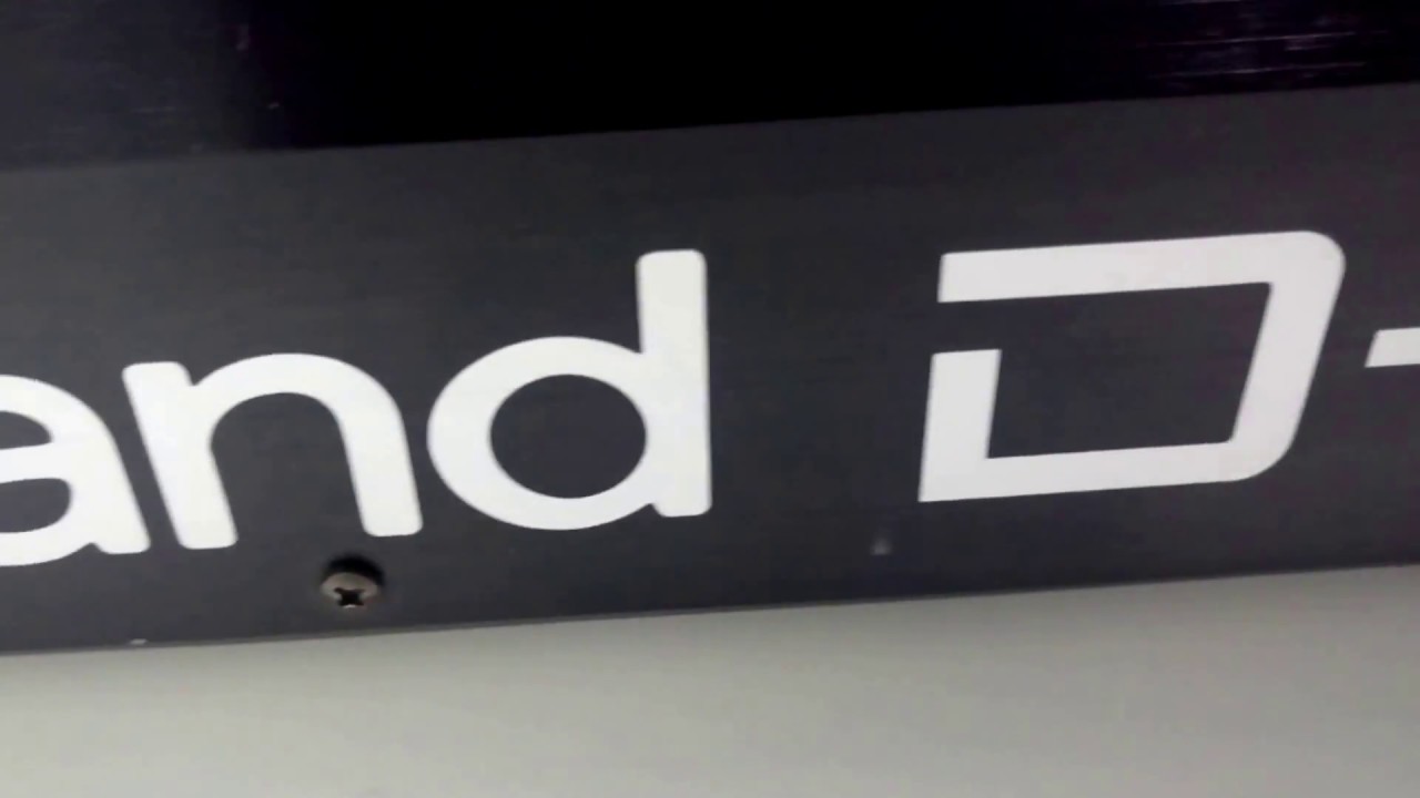ROLAND D-10