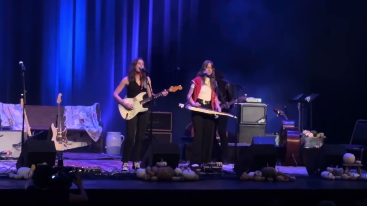 Mockingbird - Larkin Poe - The Bijou Theatre - Knoxville, TN