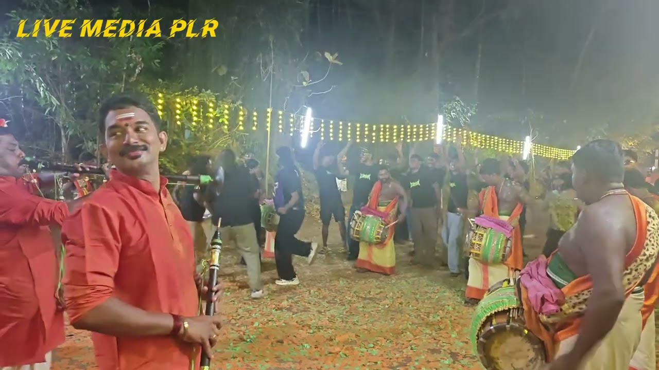 കടമിഴിയിൽ കമലദളം