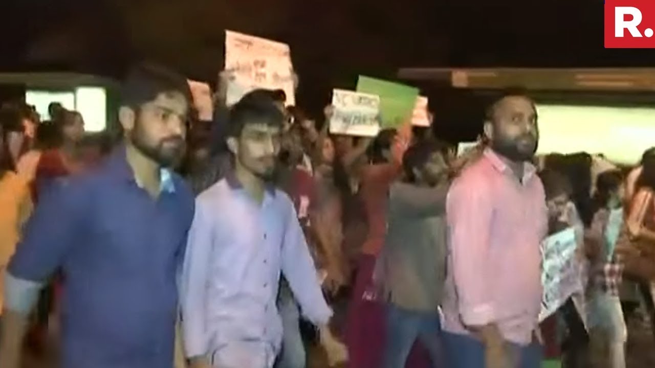 JNU Students Clash With Delhi Police | Sexual Harassment Issue