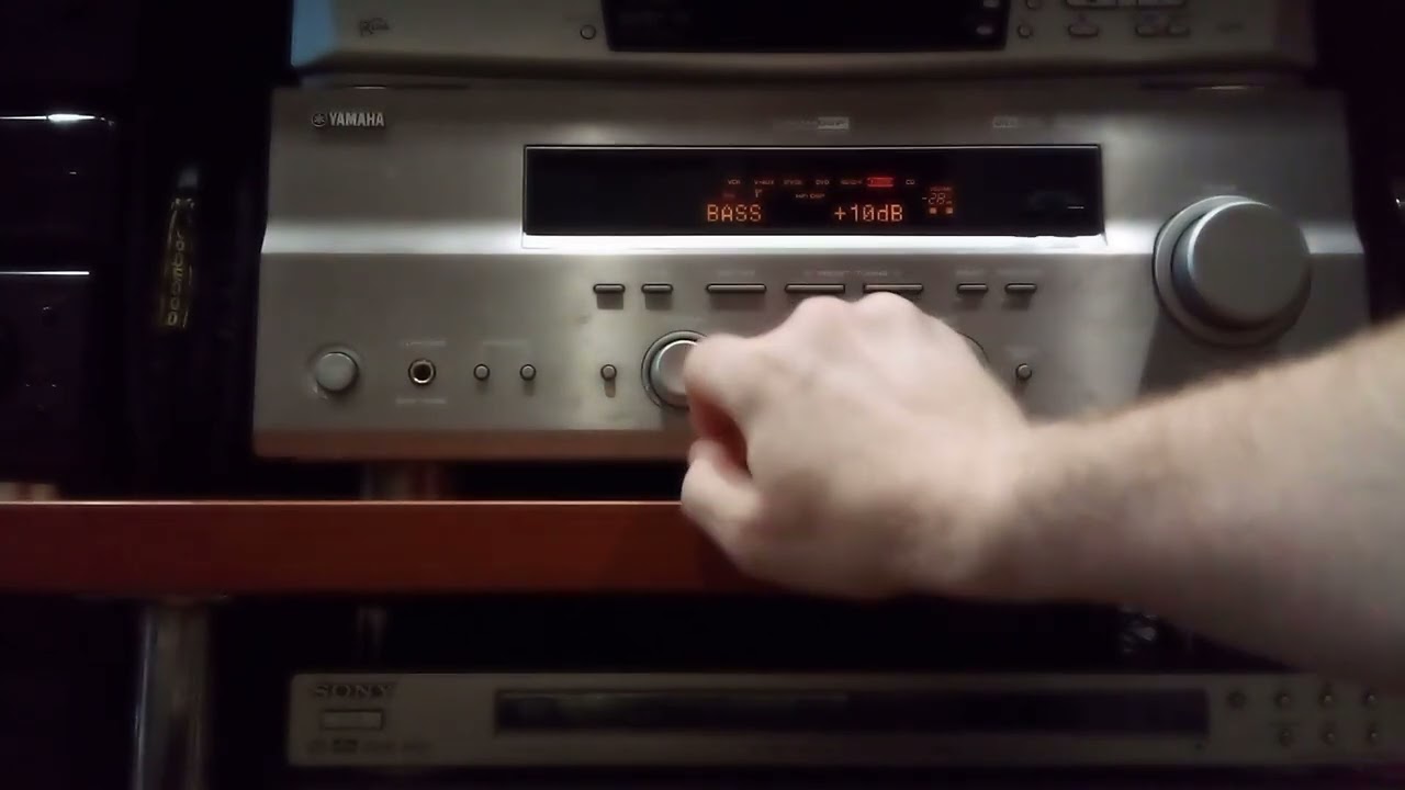 YAMAHA RX-v557