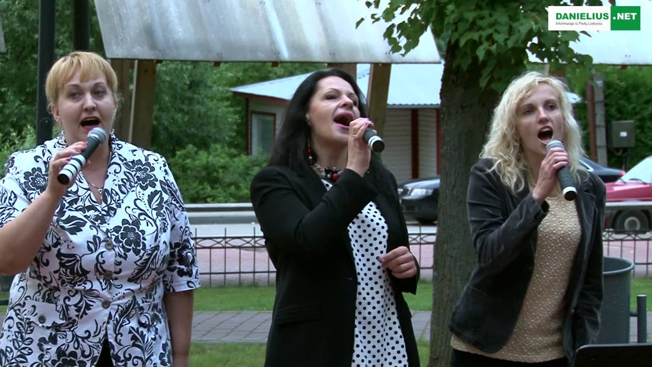 Valstybes himno giedojimas Dauguose 2016 07 06