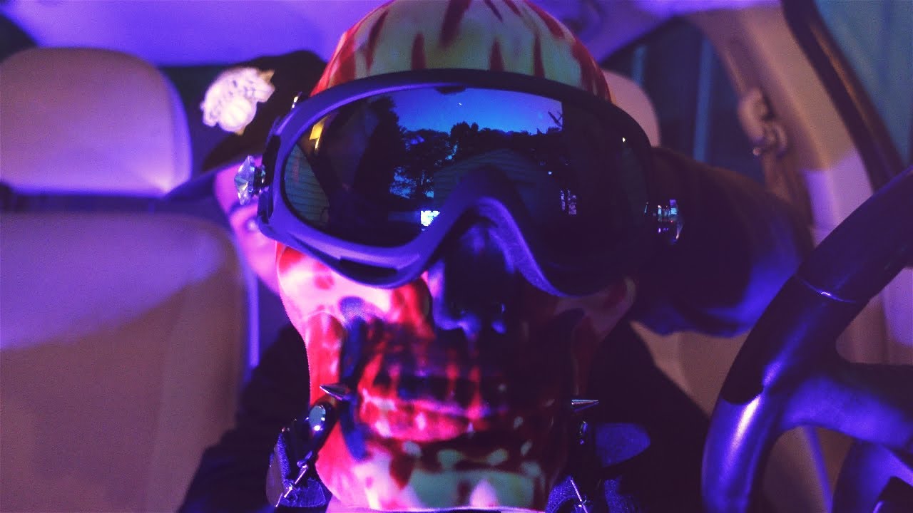 Smoking Out A Gas Mask For The First Time!