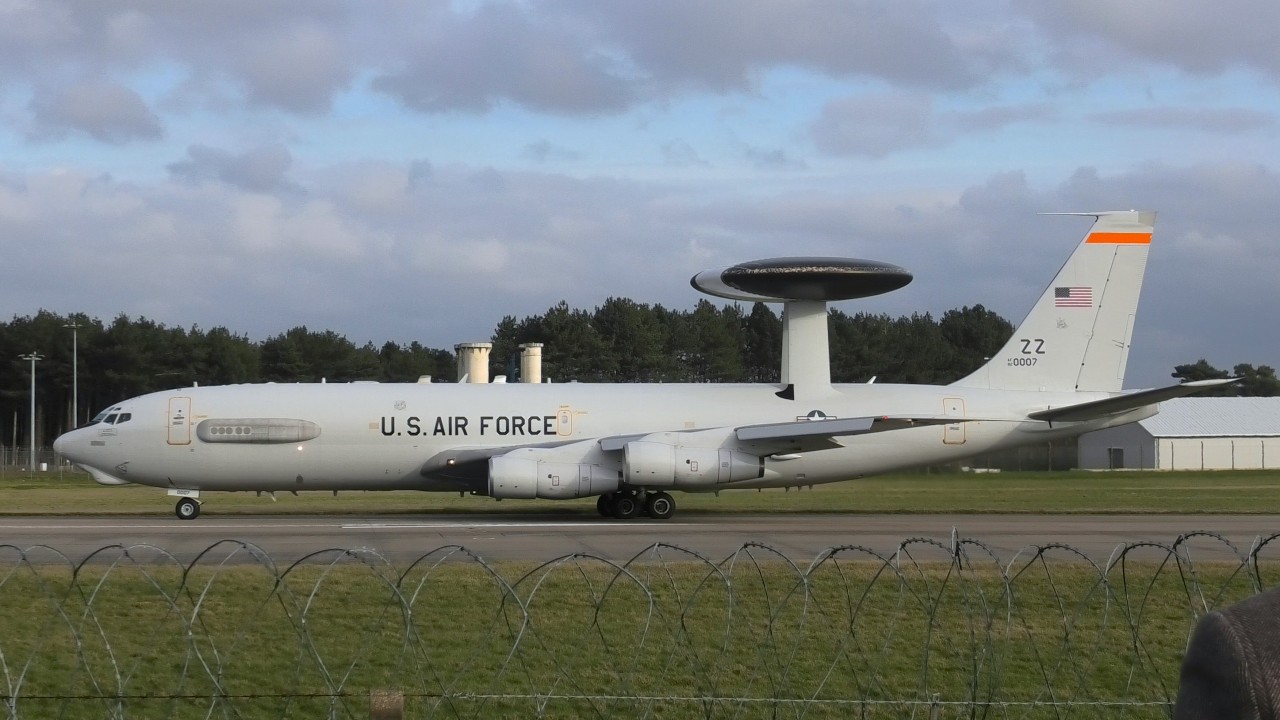Mildenhall including 2x E3s 19/2/2026