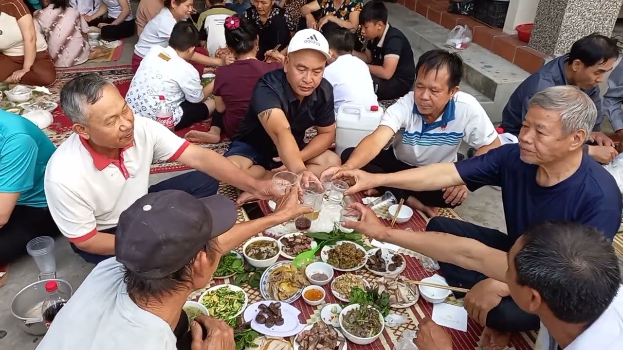 Tình làng nghĩa xóm tháng 3al năm 2025