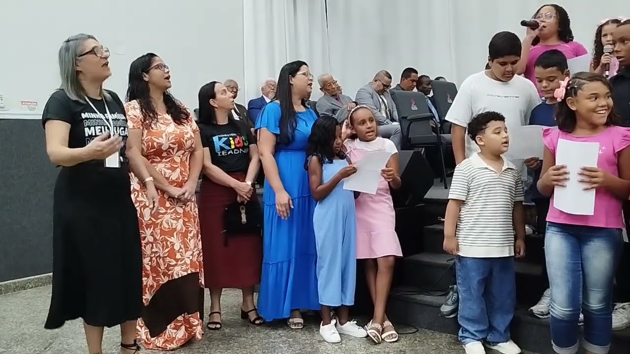 Ensinando as crianças no caminho que se deve Andar 