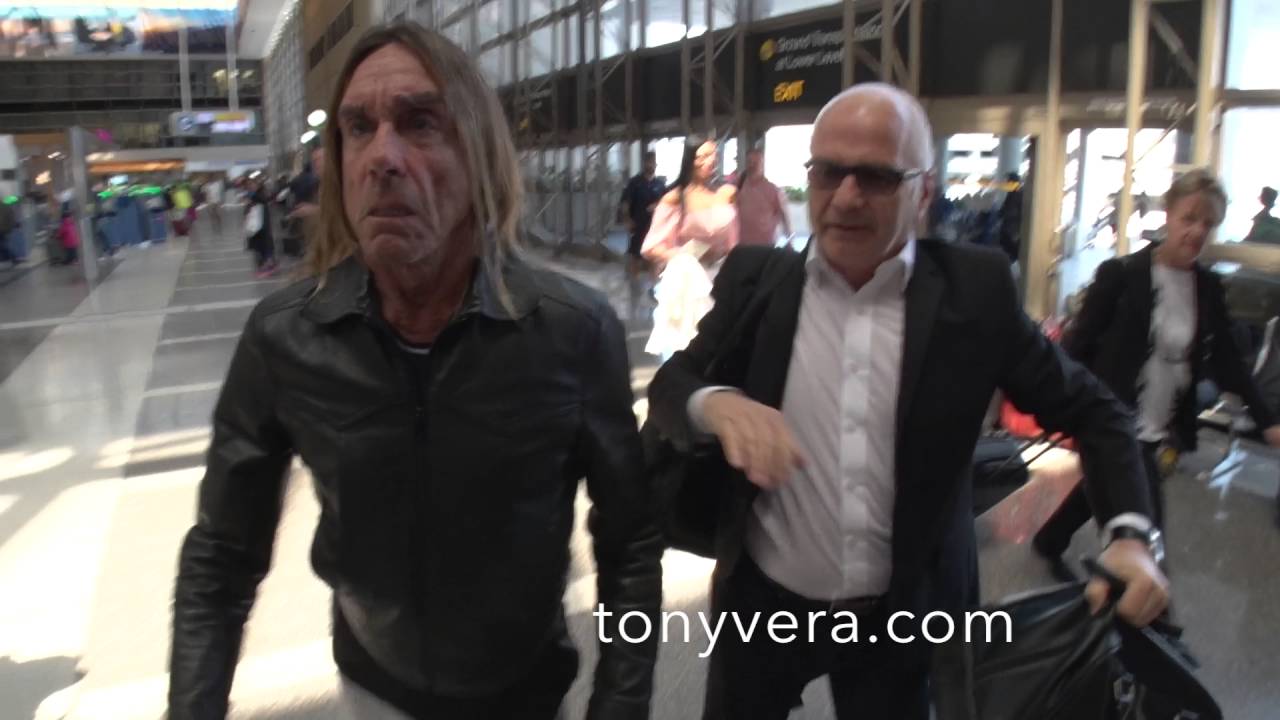 Iggy Pop  GOING OFF BIG TIME ON CAMERA MAN AT LAX