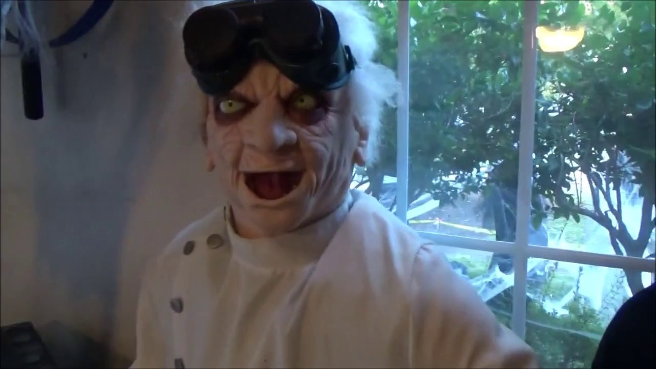 HALLOWEEN ANIMATRONIC GARAGE/YARD 2018 (Daytime Tour)