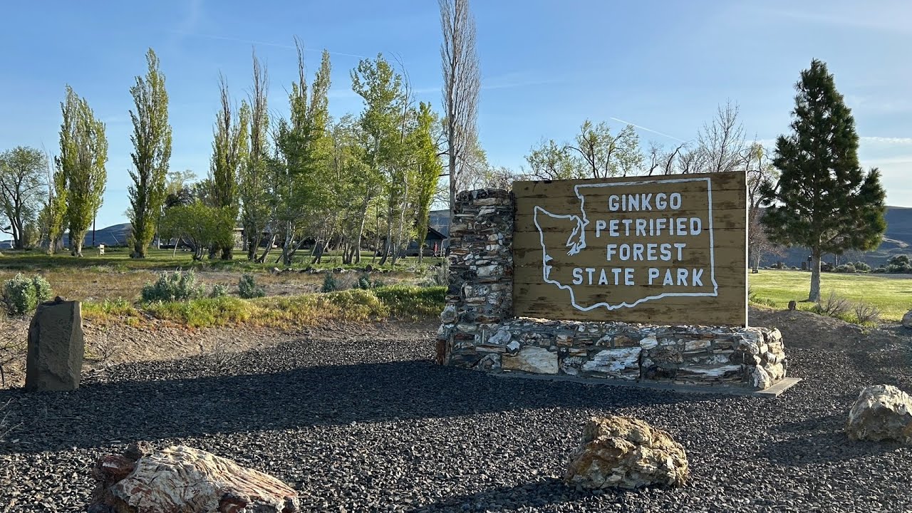 Columbia River: Hike at the Ginkgo Petrified Forest State Park | Vantage, Washington