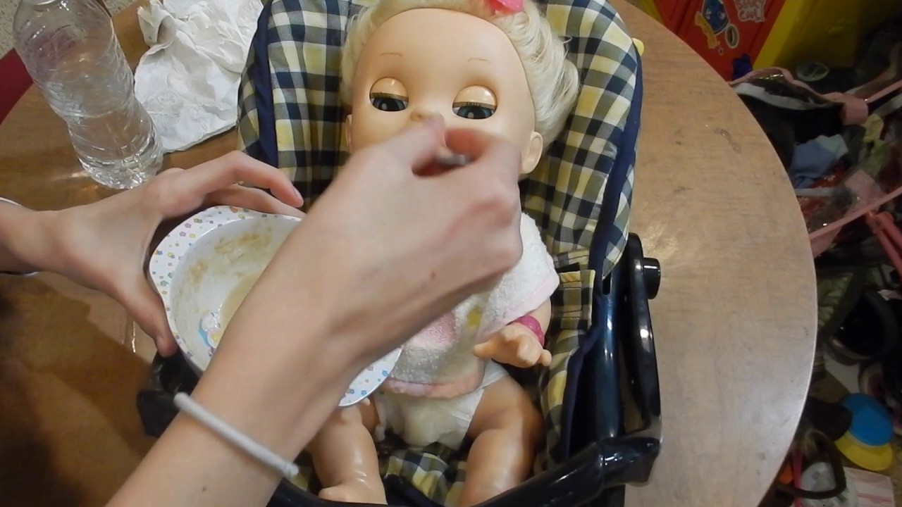 Feeding Baby Alive Parker Jif Peanut Butter! Super Messy Feeding! Overfilled Diaper!