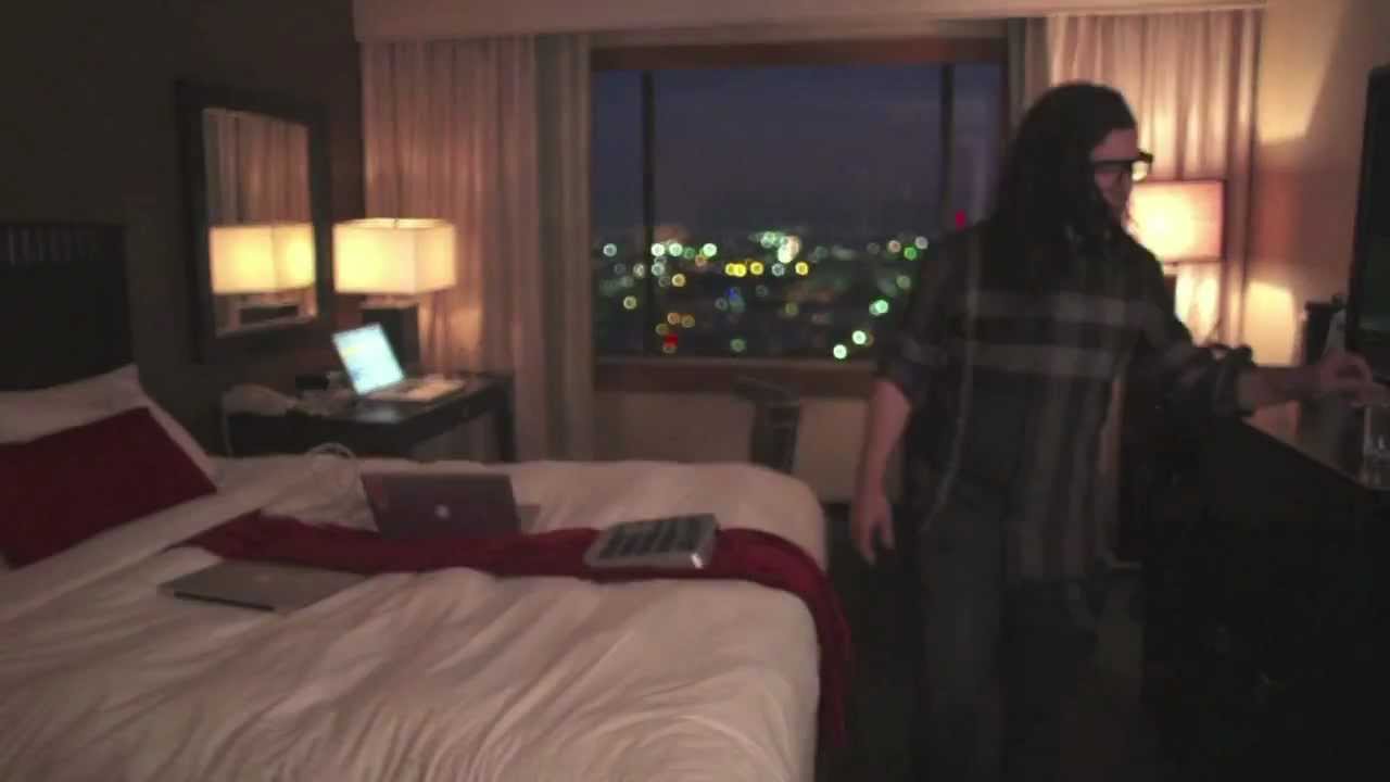 Skrillex Feat. Members of The Doors- Breakin' A Sweat [OFFICIAL MUSIC VIDEO HD]