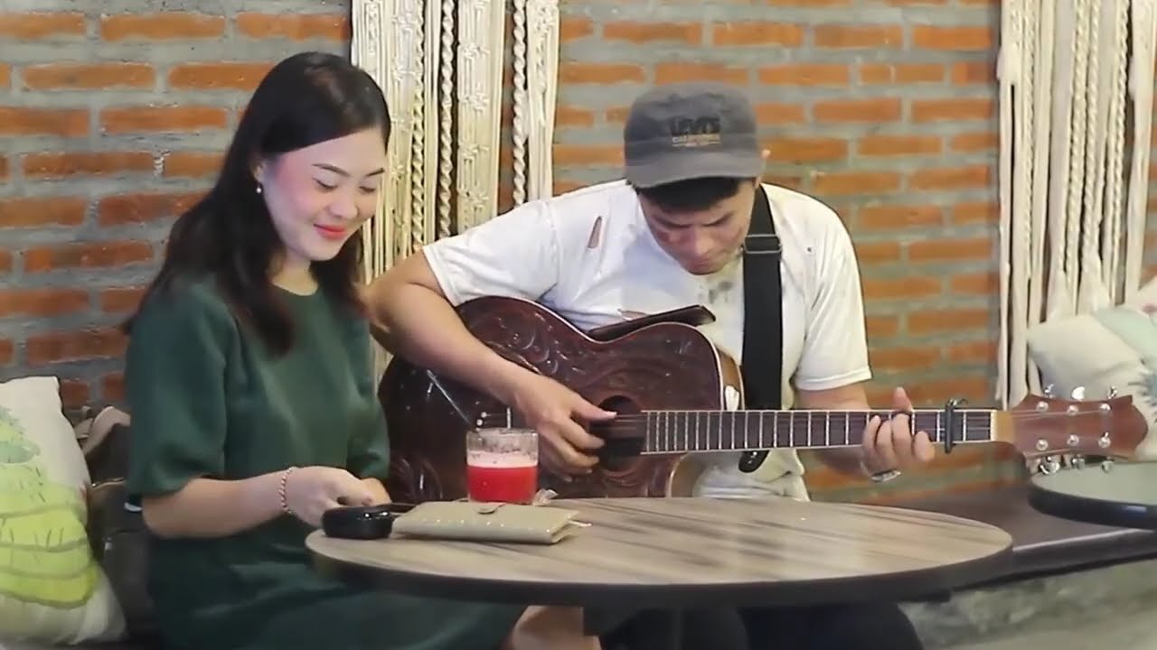 PRANK PENGAMEN JALANAN ‼️ SIAPA SANGKA DI TIBA TIBA JATUH CINT4 😍