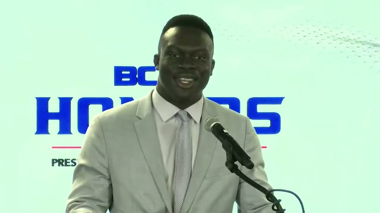 Yaw Bonsu presents Male Athlete of the Year at 2025 BCSN Honors | BCSN