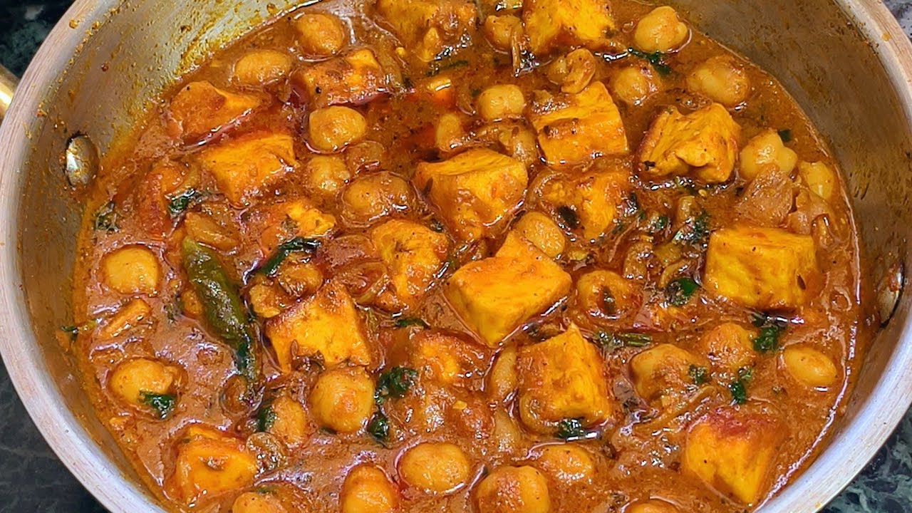 हलवाई जैसे शादियों में बनने वाले छोले पनीर - chole paneer masala/paneer chole recipe 