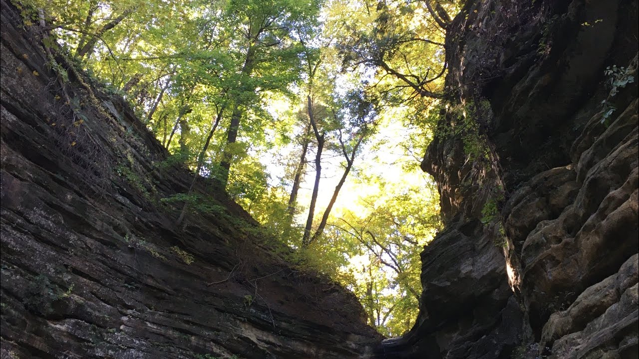 Starved Rock State Park | Illinois | Hike and WaterFall