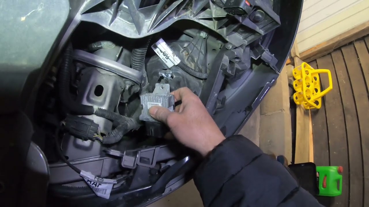 Jak w prosty sposób sprawdzić świece żarowe  w Ford Kuga 