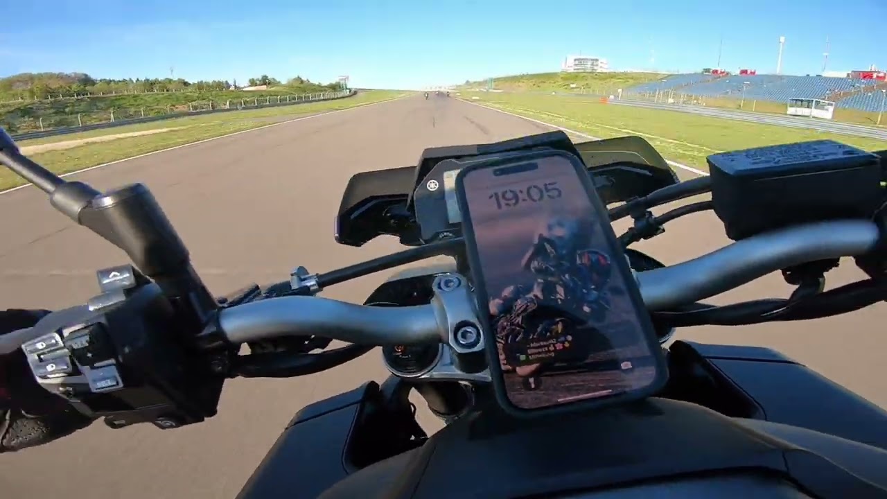 Touristenfahrten Nürburgring GP Strecke Yamaha MT-10 RN45