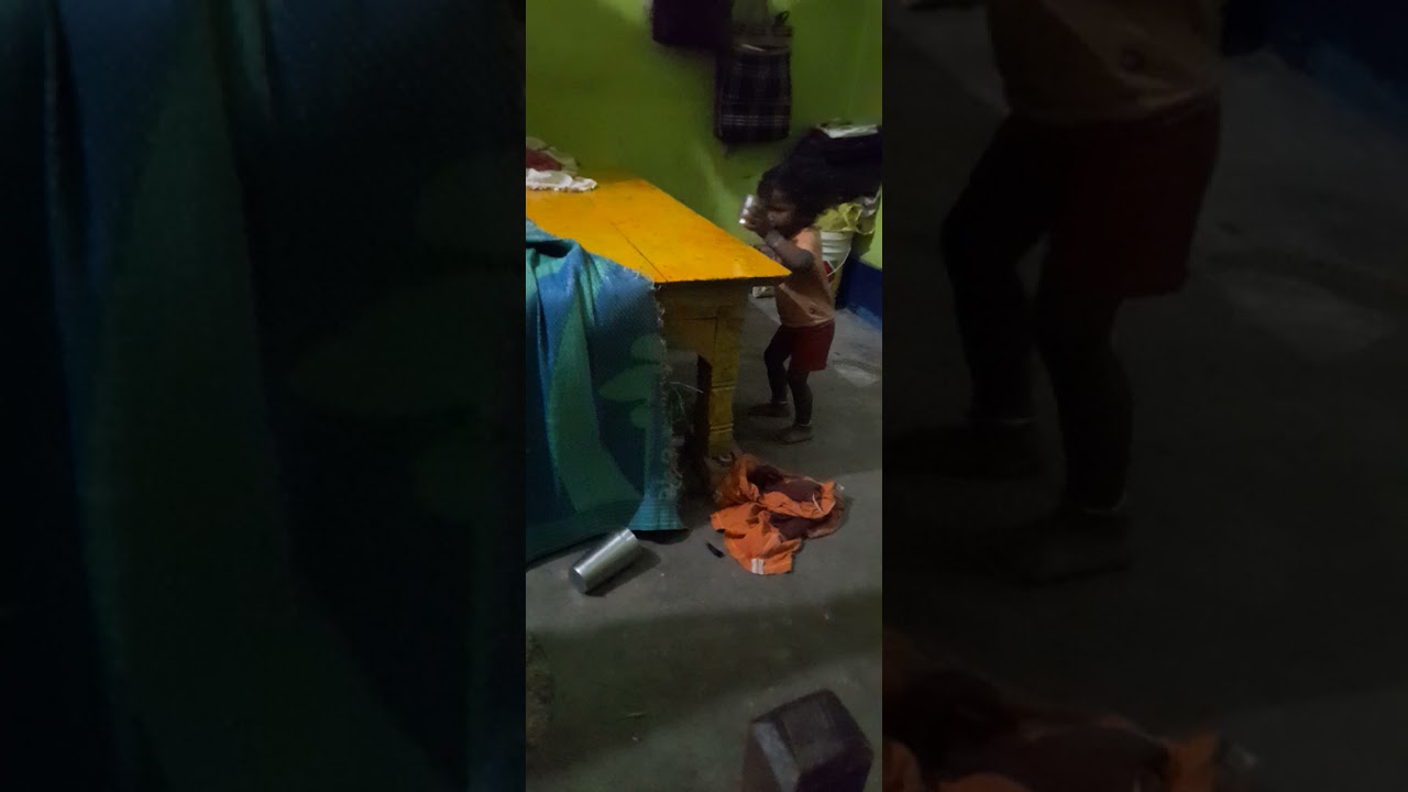  Raat ka aath baj Raha hai or Abhi hum pakodi Bana Rahe ha
