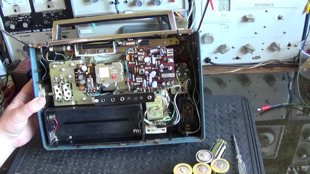 National T-100 transistor radio