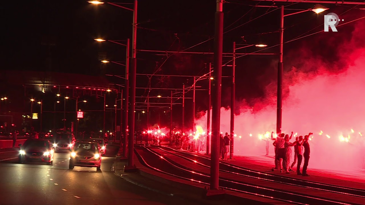Feyenoord-supporters vieren 110-jarig bestaan