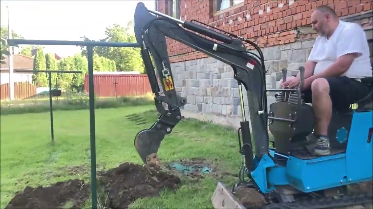 Minibagr z Číny - alibaba mini excavator - práce s ním na zahradě