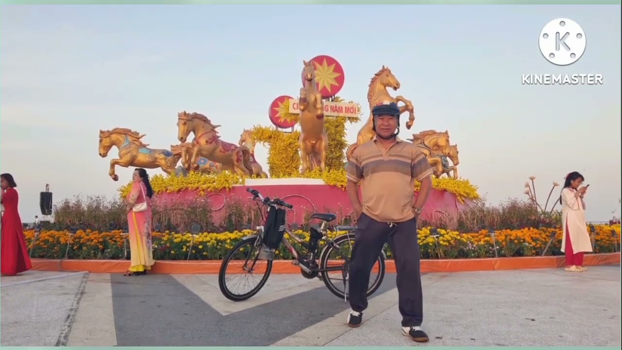 Sáng Mùng 5 Tết, đạp xe gặp các anh quen tập thể dục và chúc Tết !
