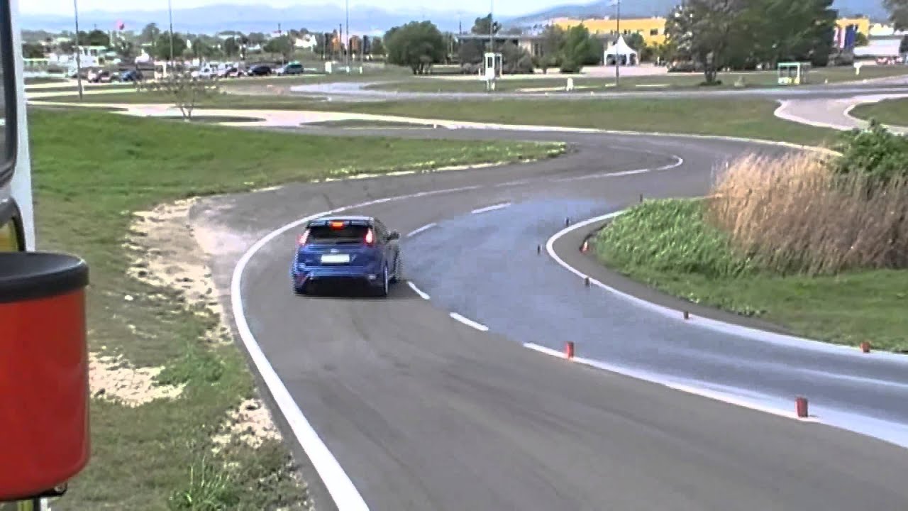 FORD FOCUS RS 2009 IN ACTION!
