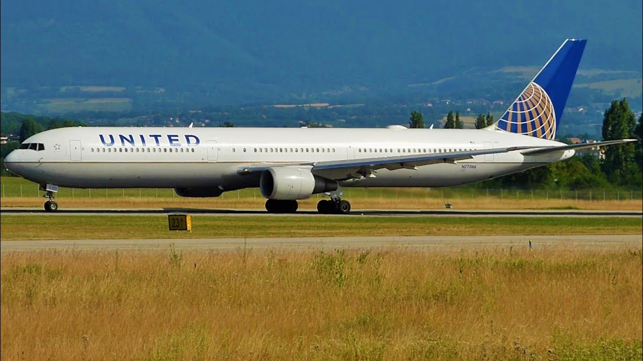 [FullHD] United Boeing 767-400(ER) takeoff at Geneva/GVA/LSGG