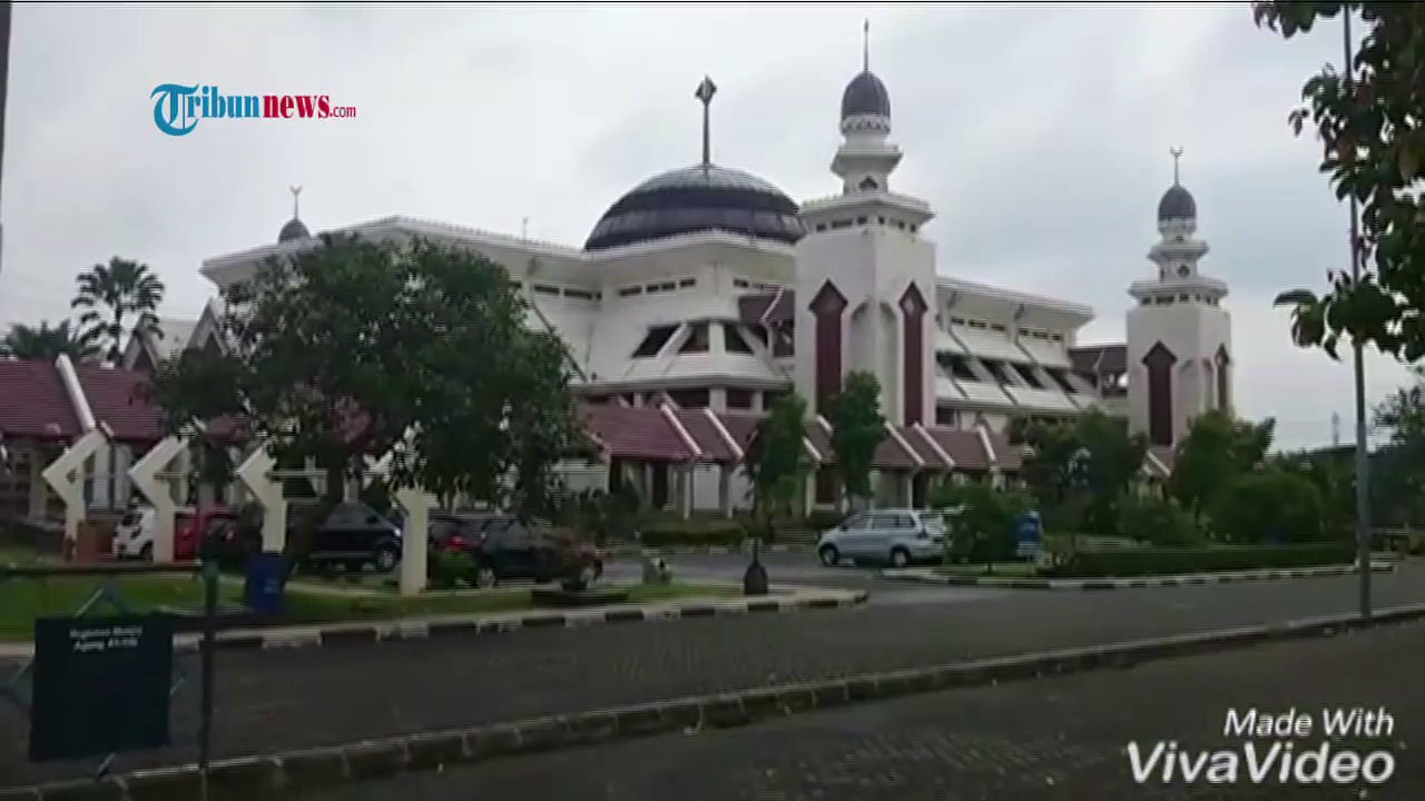 Menengok Masjid Agung At-Tin di TMII