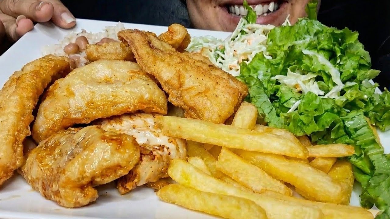 MUKBANG BATATA FRITA PEIXE FRITO SALADA ASMR 